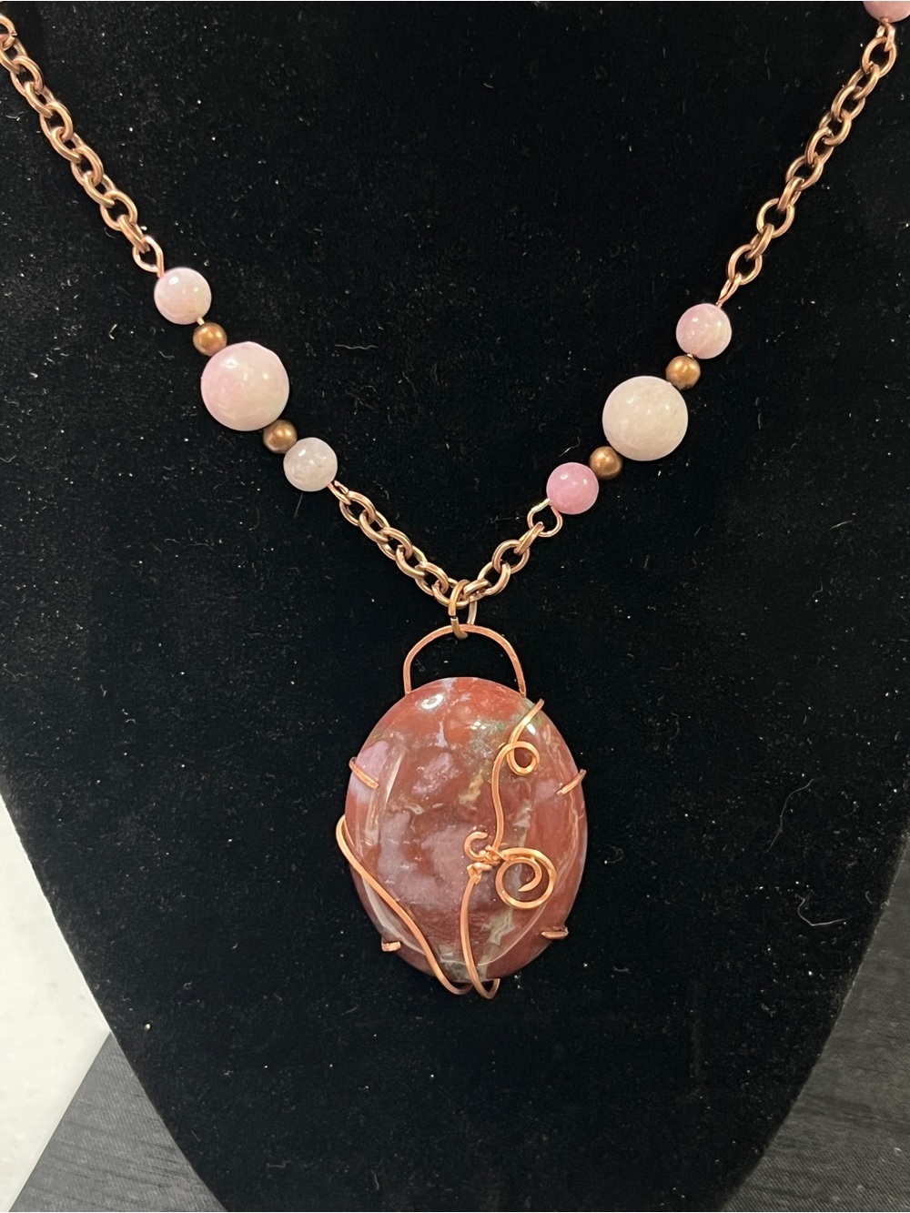 Copper wire wrapped carnelian cabochon Necklace with Kunzite & copper Beads 18” - Picture 2 of 4
